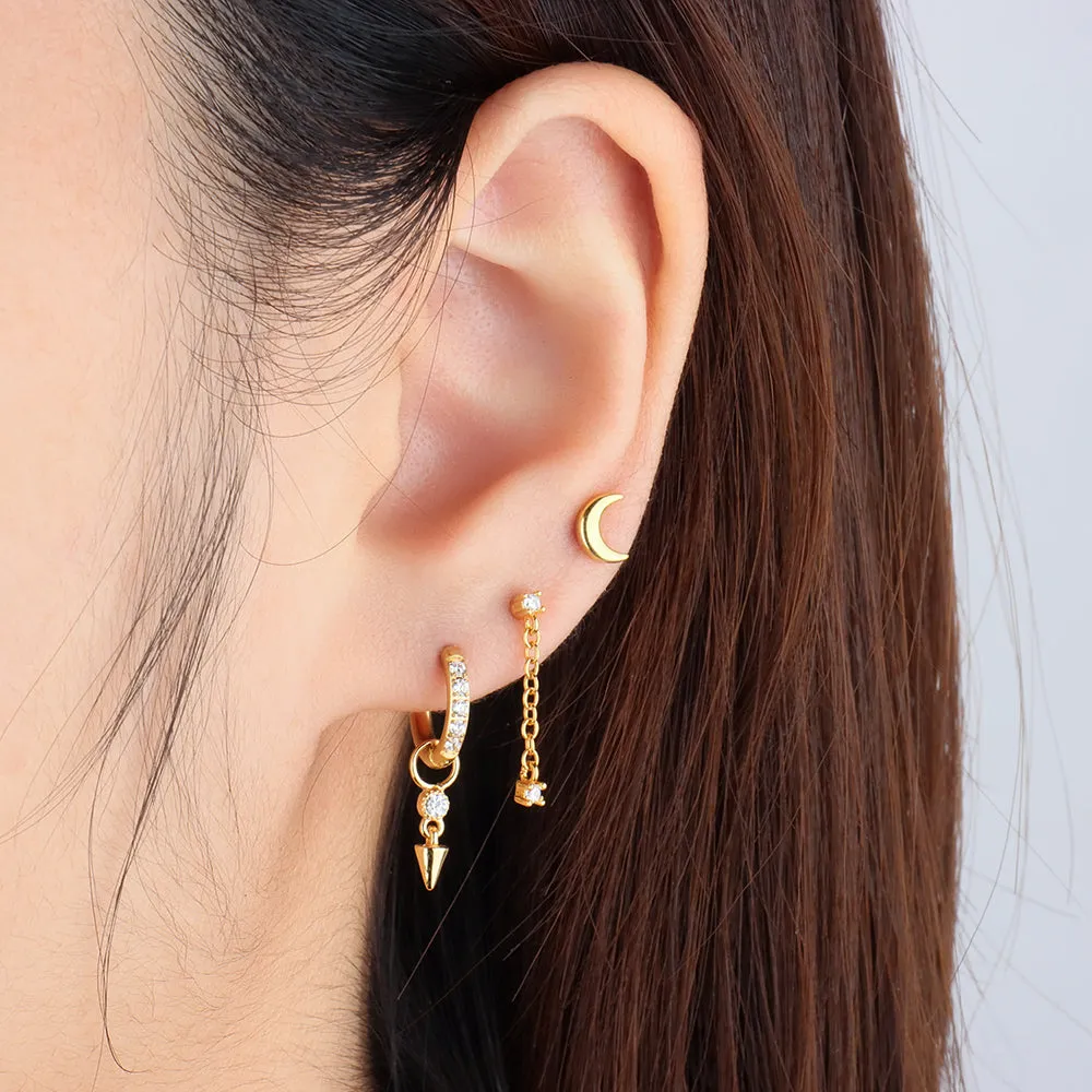 🌙 Crescent Moon Stud