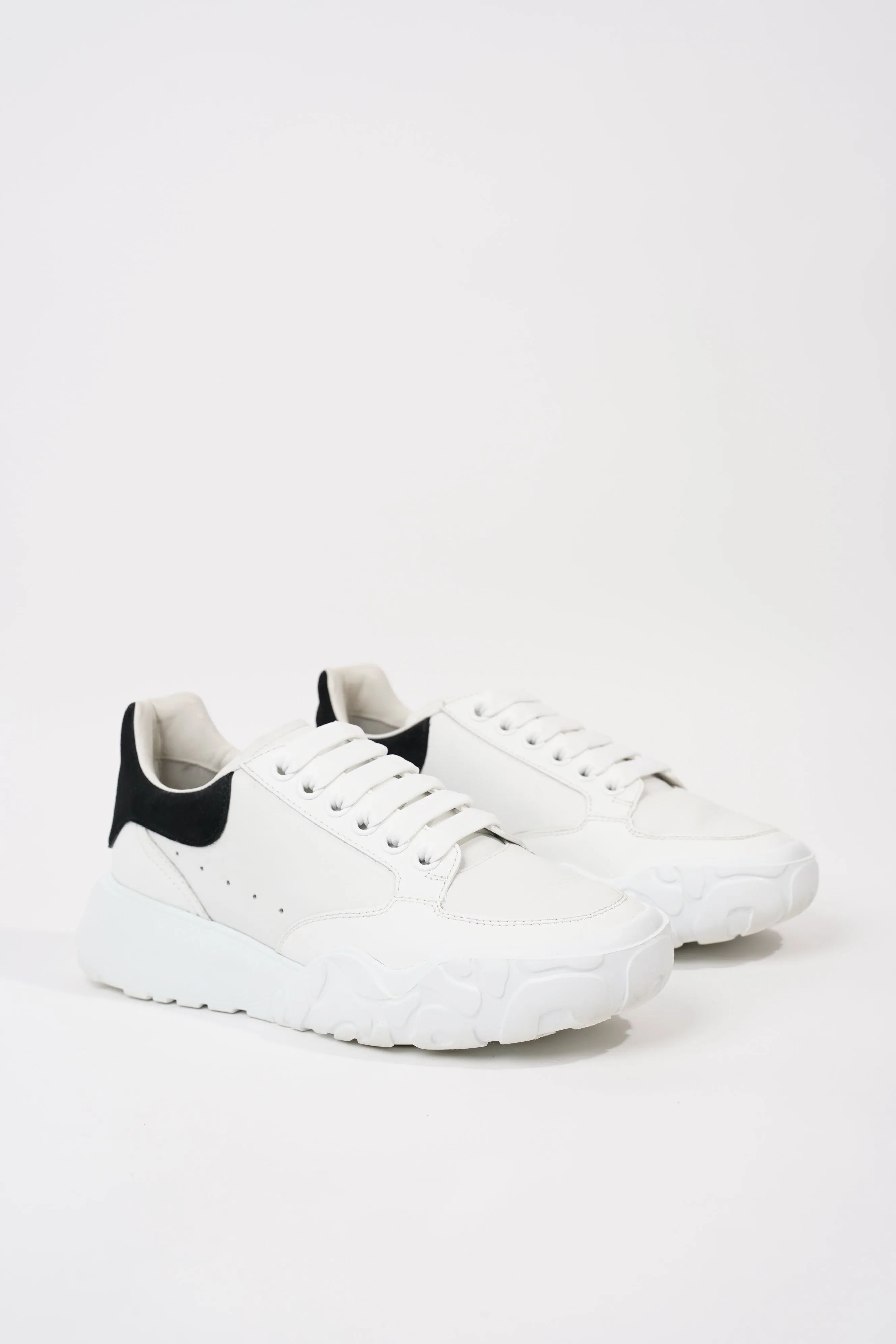 Alexander McQueen Womens Court Sneaker White / Black EU 38 / UK 5