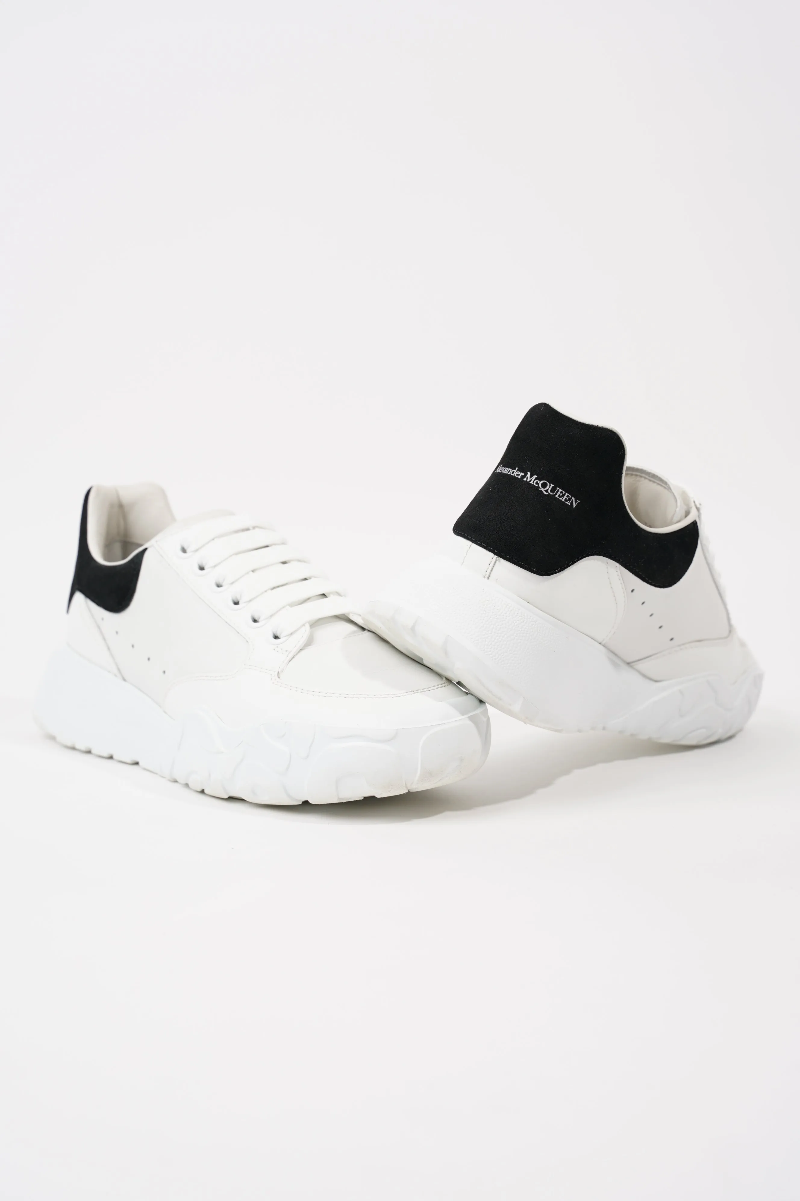 Alexander McQueen Womens Court Sneaker White / Black EU 38 / UK 5