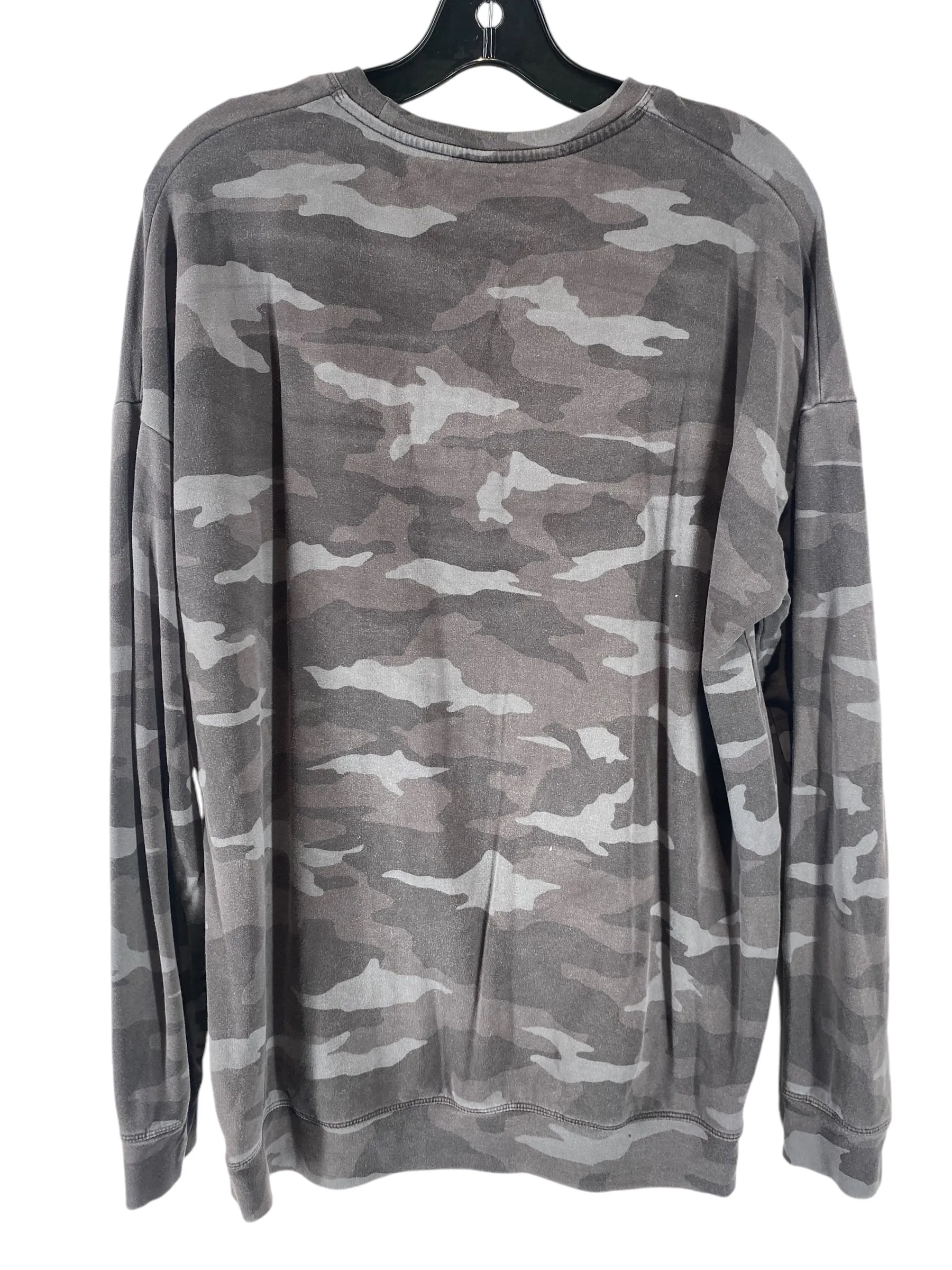 Athletic Top Long Sleeve Crewneck By Athleta In Camouflage Print, Size: M