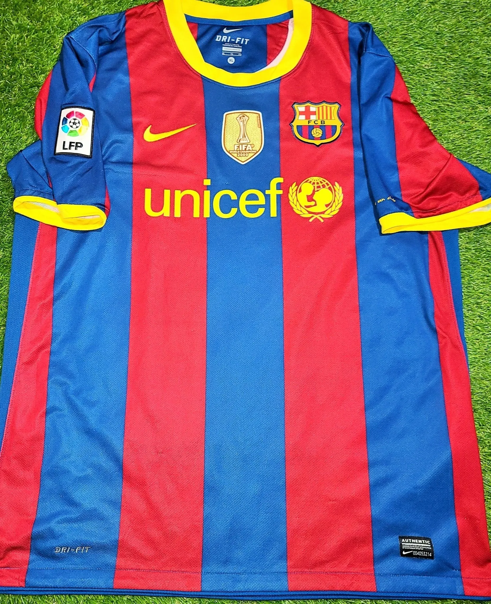 Iniesta Barcelona 2010 2011 Home Nike Jersey Shirt Camiseta XL SKU# 382354-486