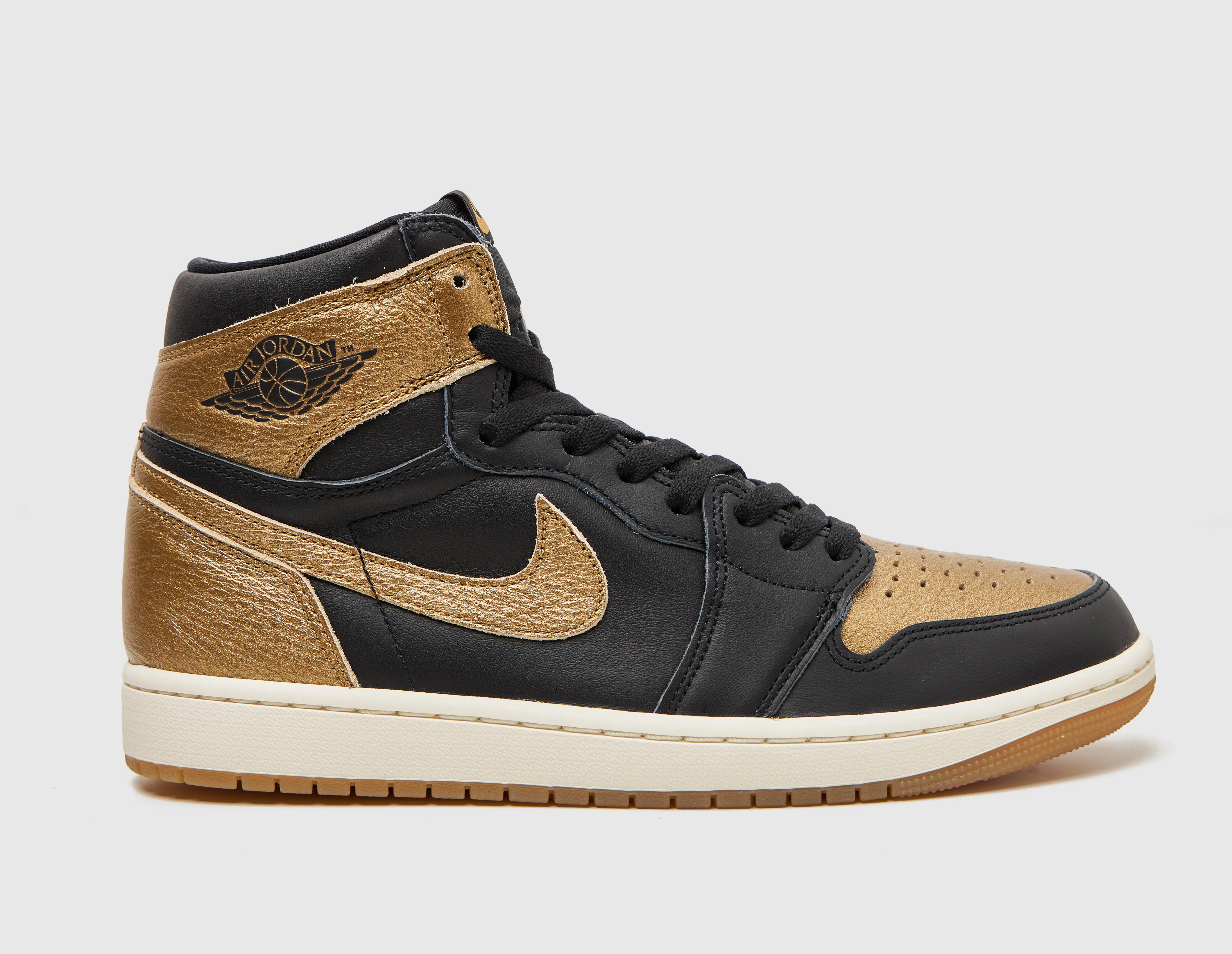 Jordan 1 Retro High OG Black / Metallic Gold - Sail