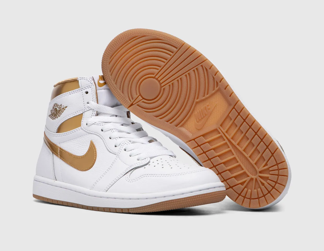 Jordan Women's 1 Retro High OG White / Metallic Gold - Gum