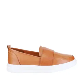 Le Sansa Pingle Tan leather slip on