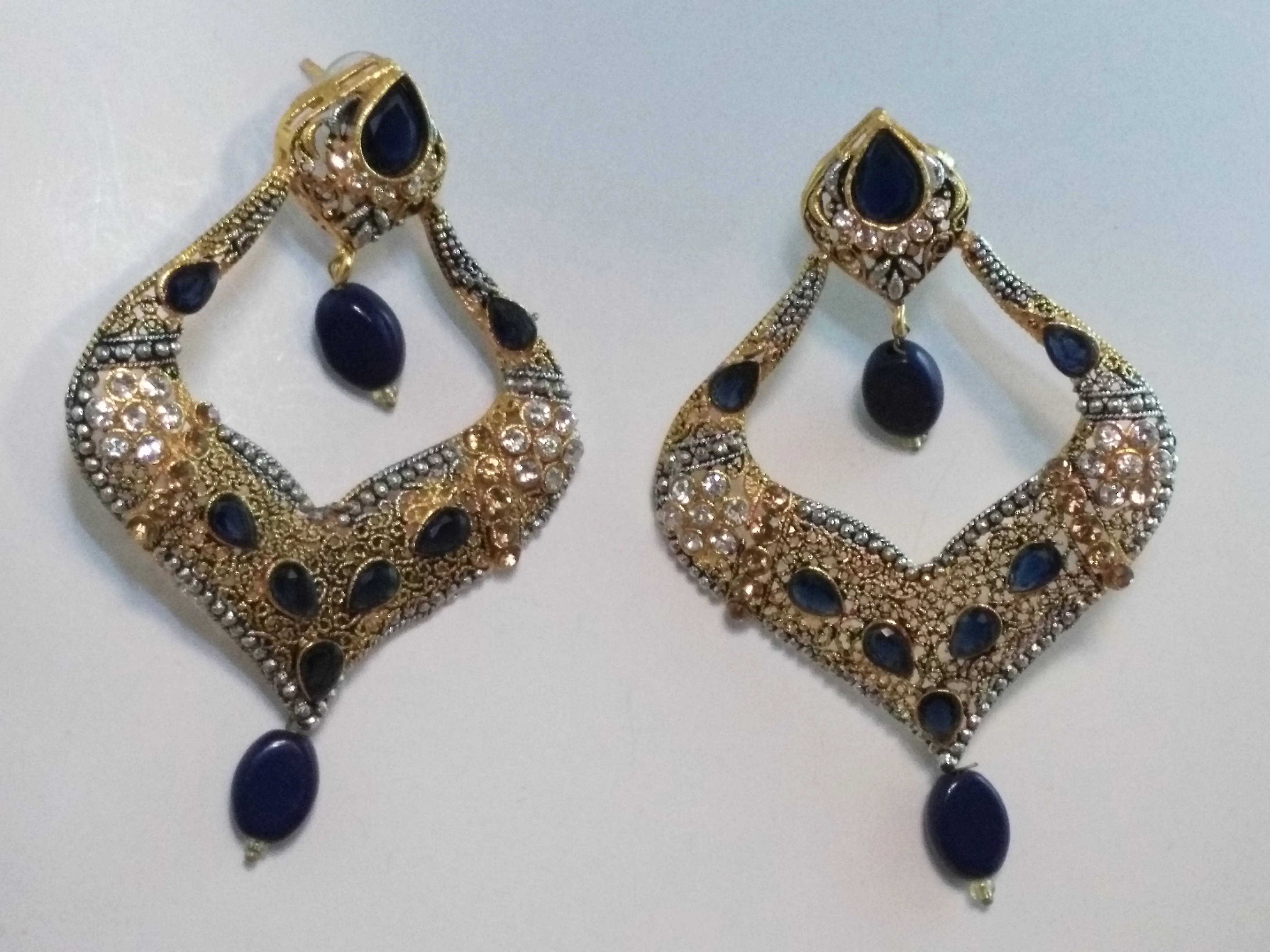 Red stones Spade Style Earrings with Gold-plated Base