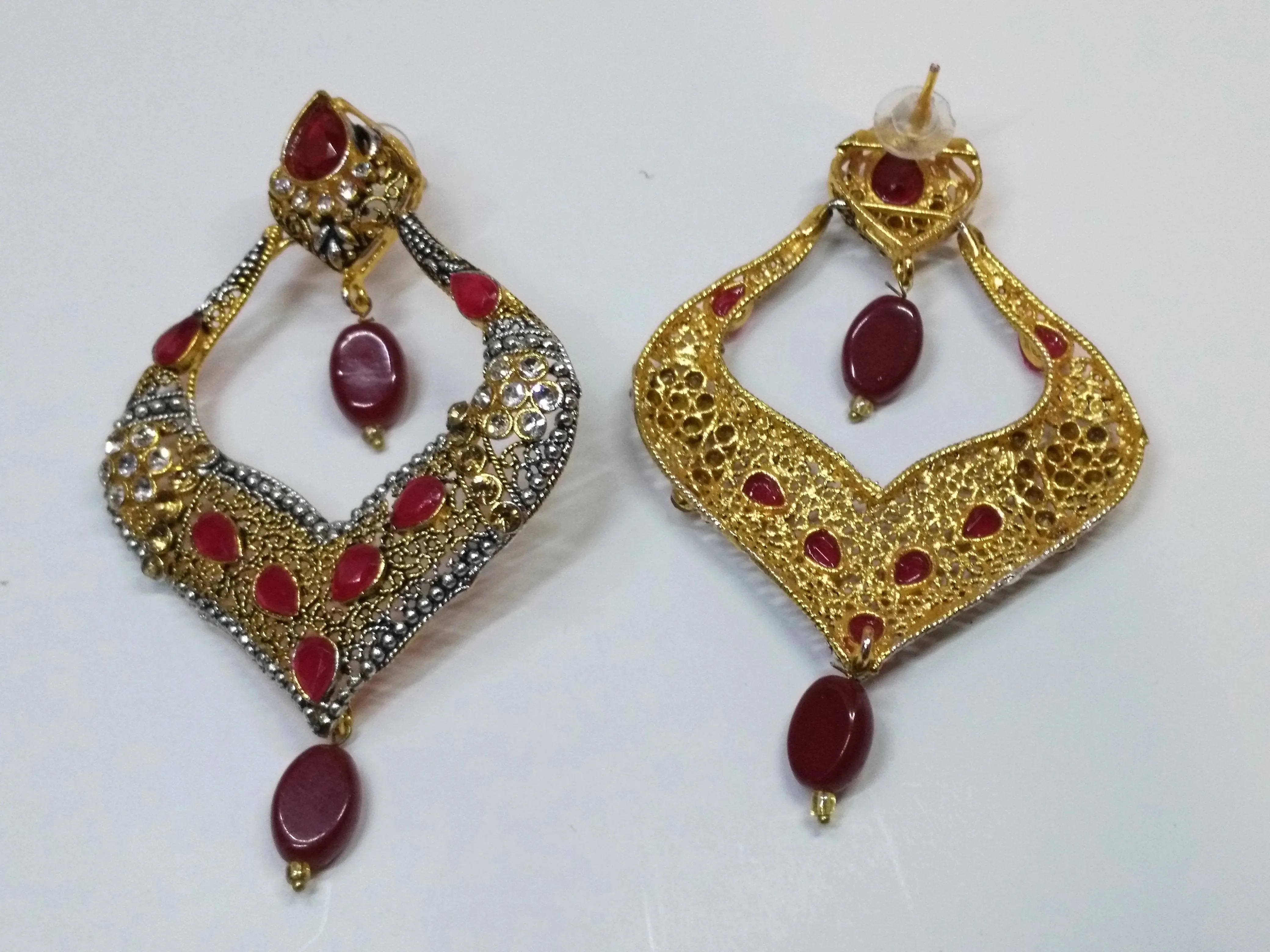 Red stones Spade Style Earrings with Gold-plated Base