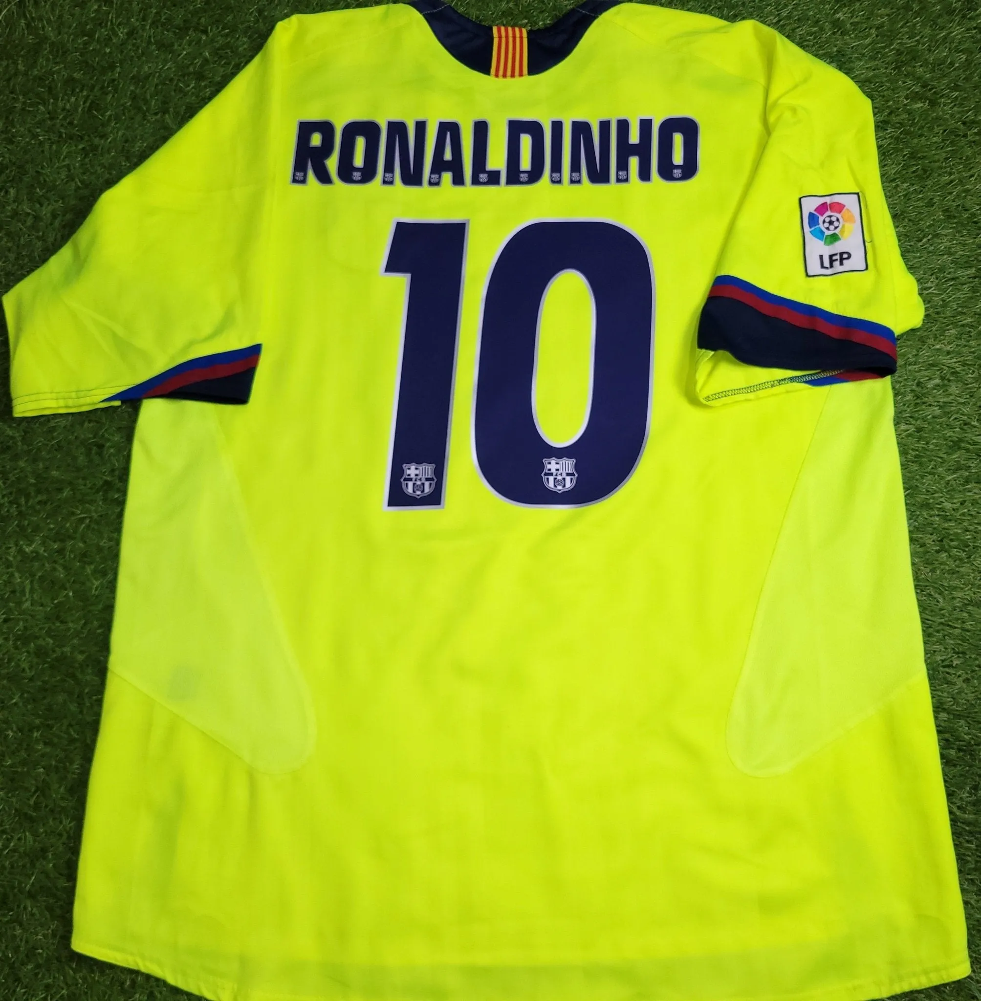 Ronaldinho Barcelona 2005 2006 Away Soccer Jersey Shirt XL SKU# S6DHA 195971