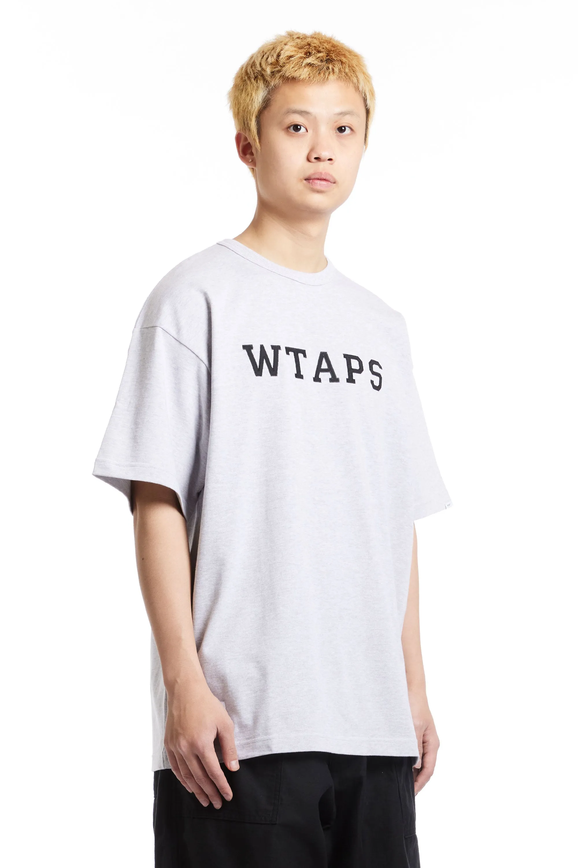 WTAPS - ACADEMY APPLIQUE SS COLLEGE TEE SS24